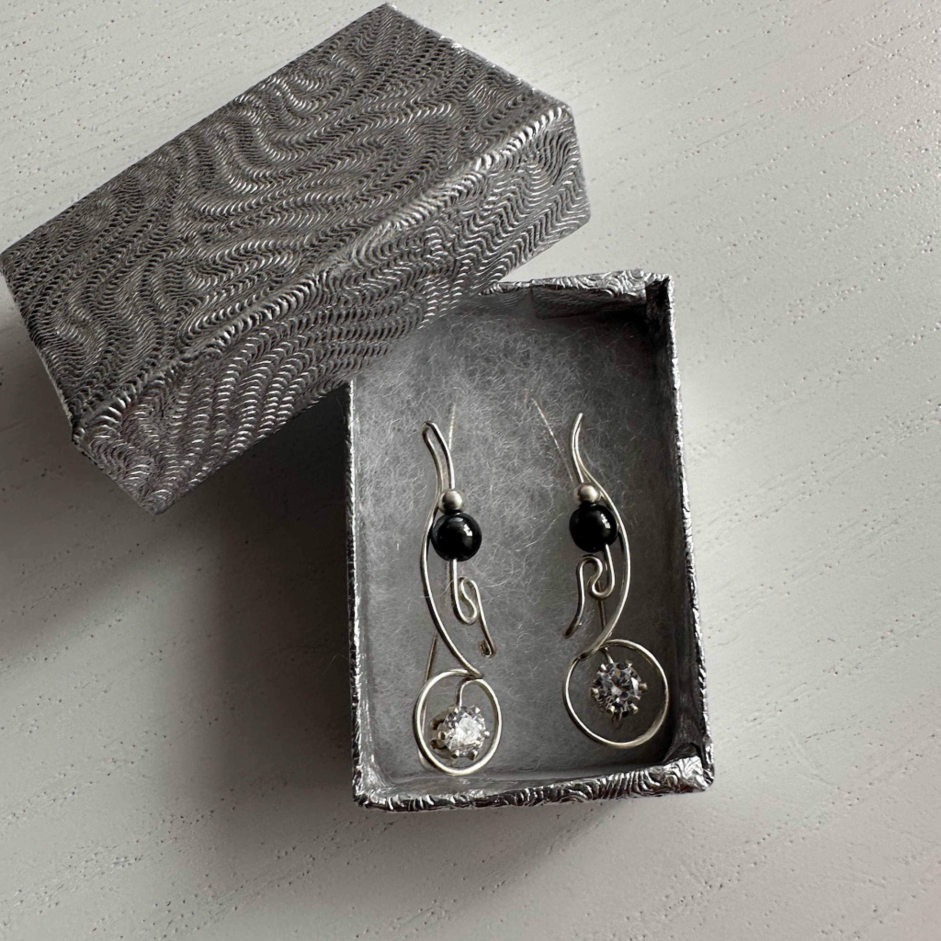 Silver Earrings With Diamond